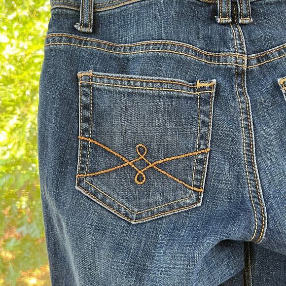 Tommy Hilfiger Women's Medium Wash Denim Bermuda Shorts Size 2 - Picture 5 of 8